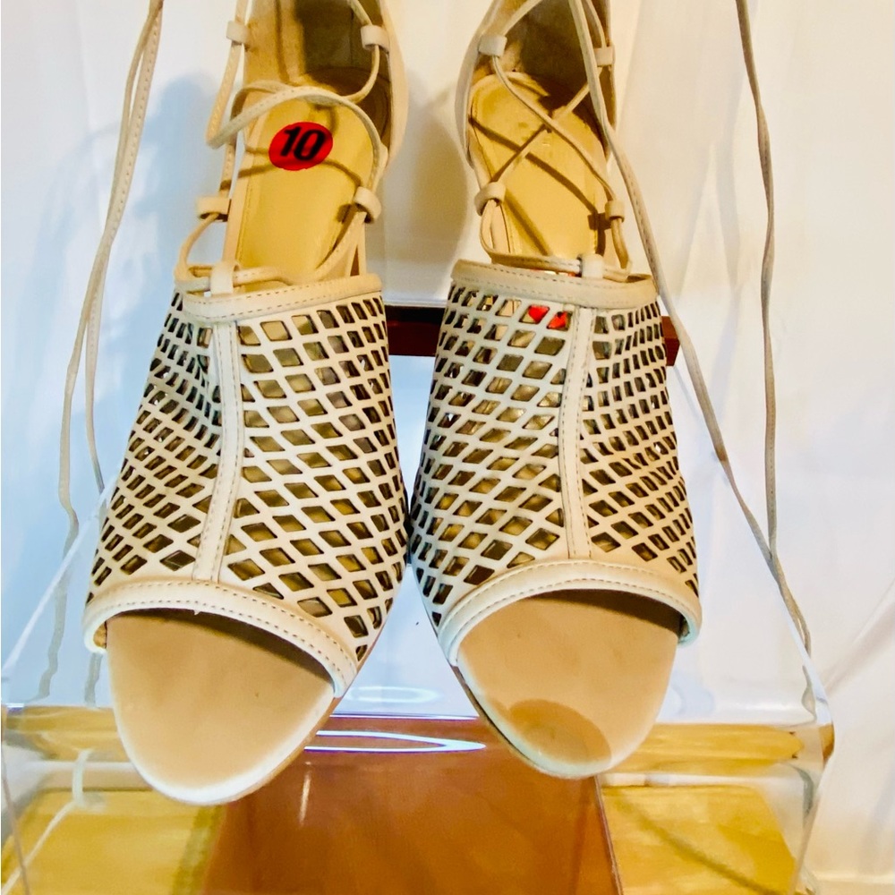 Vince Camuto Cream Heels with Woven Pattern - Picture 3 of 14
